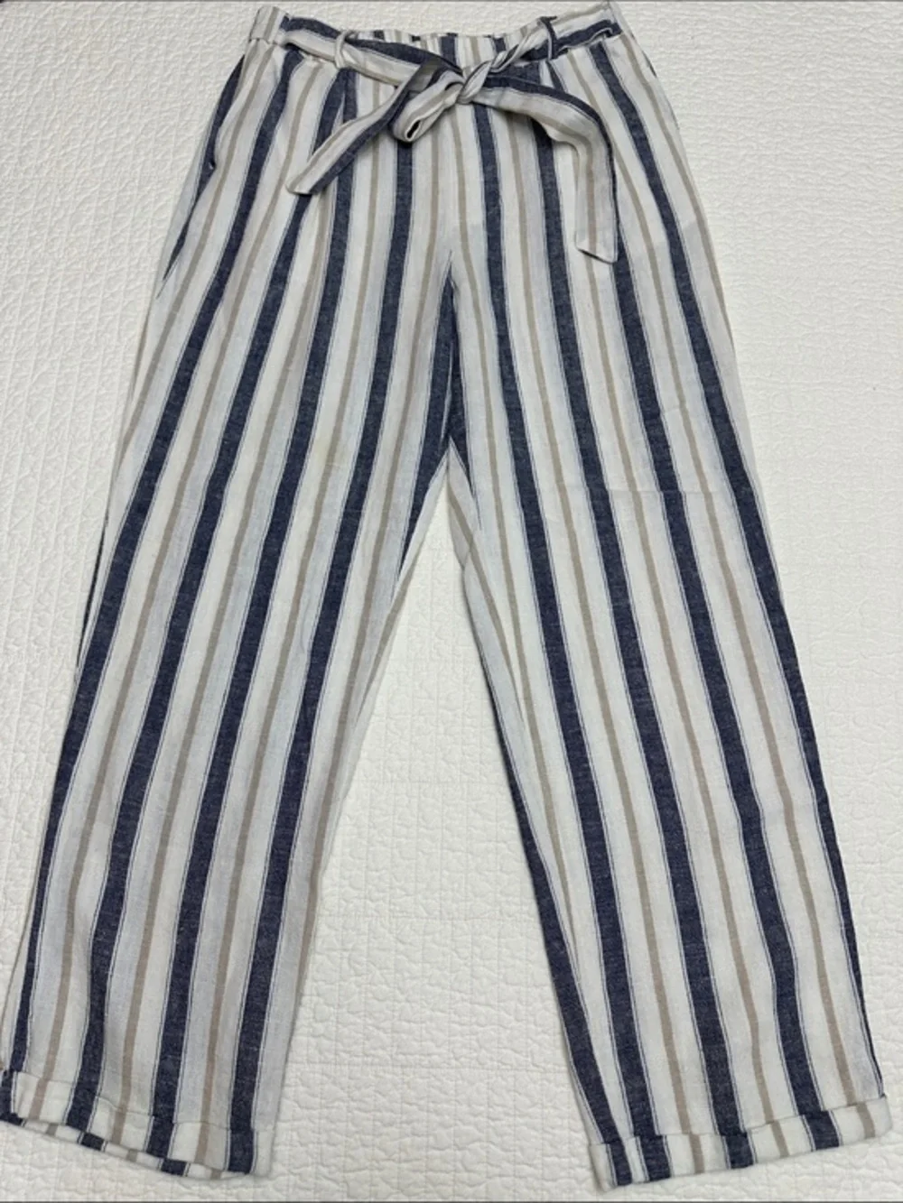 Love Tree Medium Linen Blend Stripe Cropped 25” Pants Tie Waist White Blue